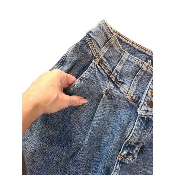 Hollister Ultra High Rise 80s Mom Jeans Blue Denim Medium Wash | 27 | EUC - Picture 6 of 9